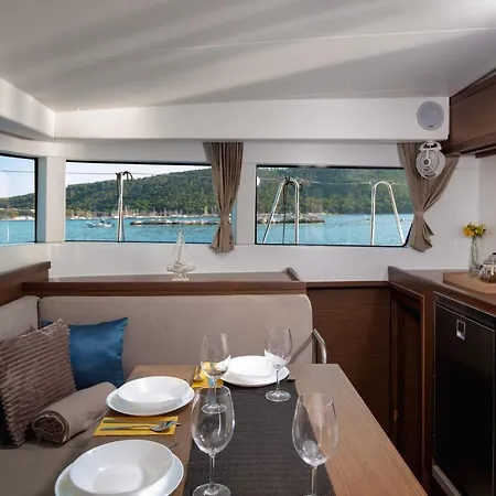 Botel Lagoon 40- Zagvozd *